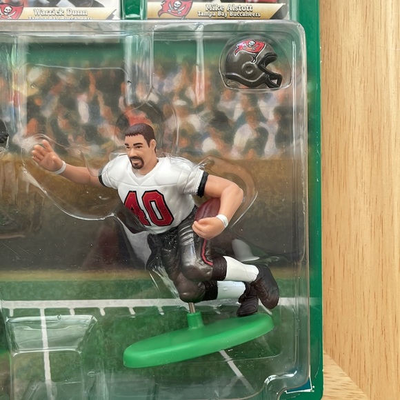 Starting Lineup Classic Doubles Football NFL Warrick Dunn and Mike Alston. - Picture 6 of 7